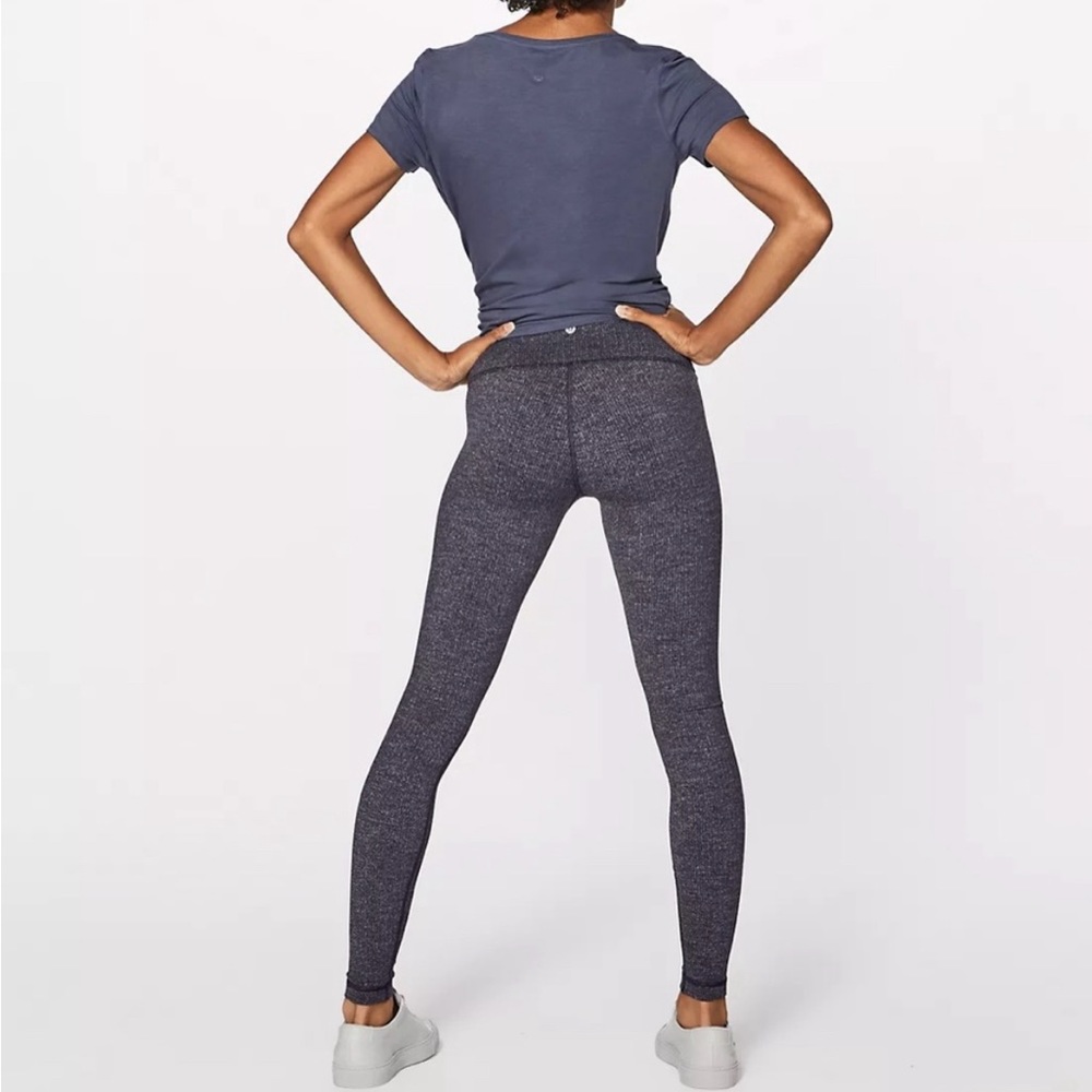 ‼️SOLD‼️Lululemon High Rise Leggings 28" Gray
Grey Thick Textured
Knit sz 2 - Picture 2 of 11